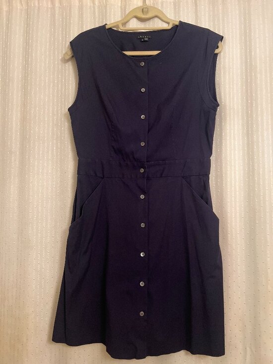 Theory Dresses & Skirts - Theory button down capped sleeve dress with pockets in Navy Blue (Size 8)